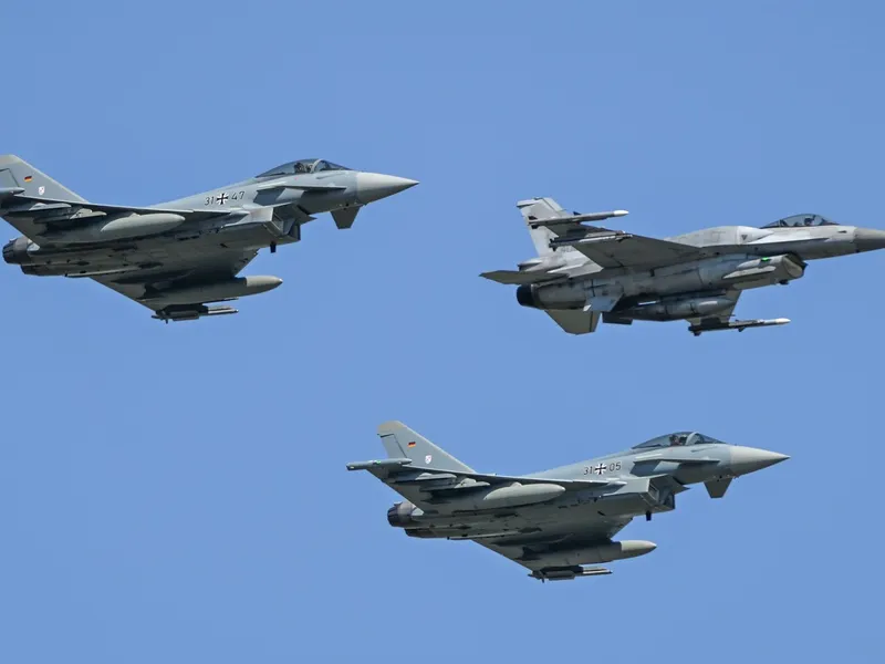 Avioane de vânătoare ale Germaniei, trimise să apere România. Rusia ataca porturile Dunării