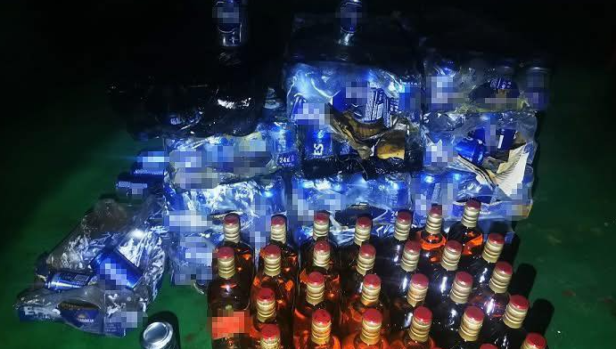 Contrabandă depistată pe o navă internațională la Tulcea: peste 14.800 de țigarete și 200 litri de alcool, confiscate