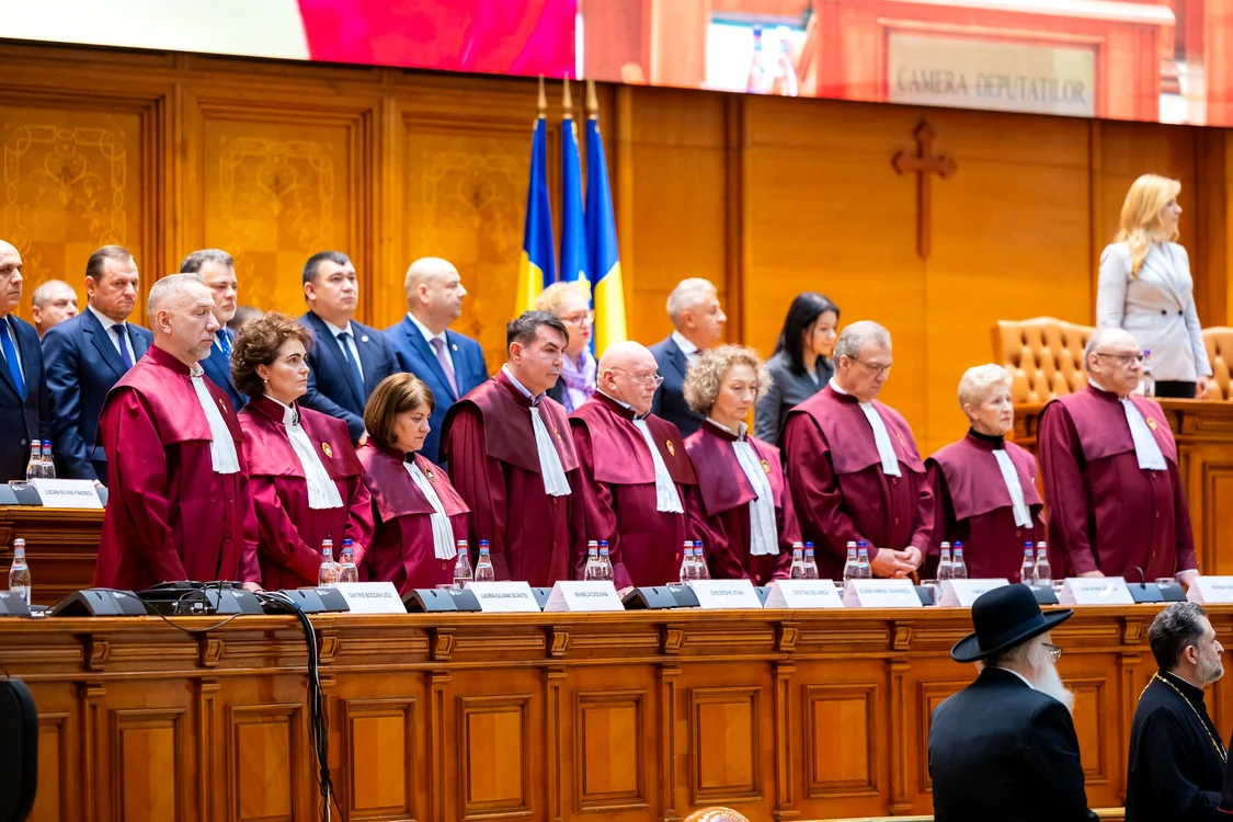 Judecătorii CCR scapă de modificările pensiilor magistraților. Rămâne vechea schemă: pensii de 80% și vechime de 25 de ani